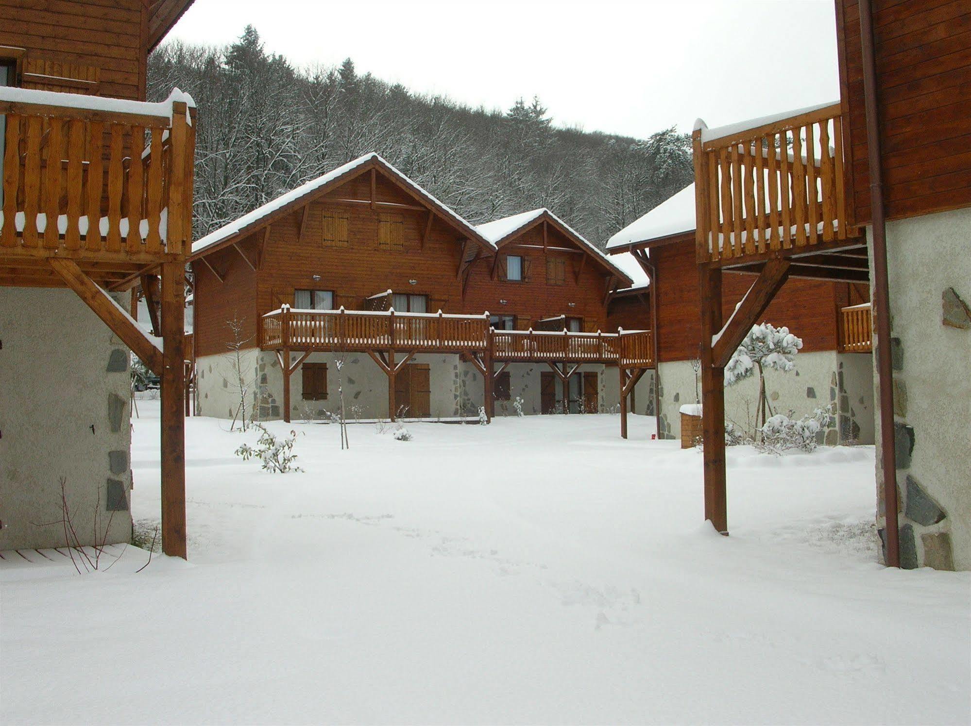 Résidence Odalys Les Chalets d'Evian Exterior foto