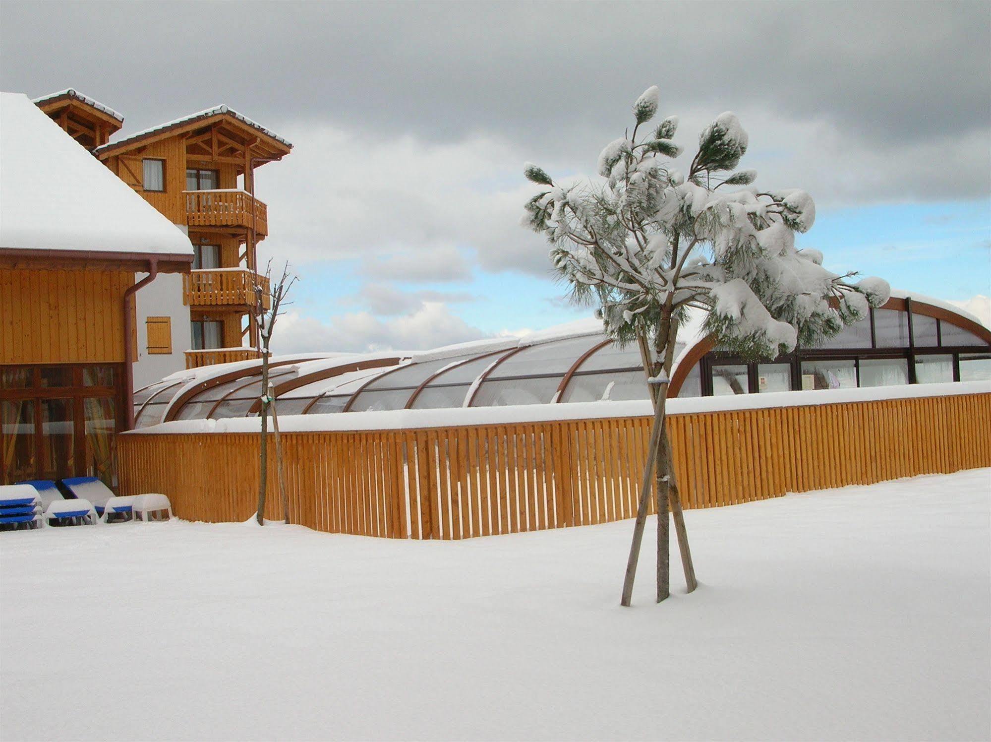 Résidence Odalys Les Chalets d'Evian Exterior foto