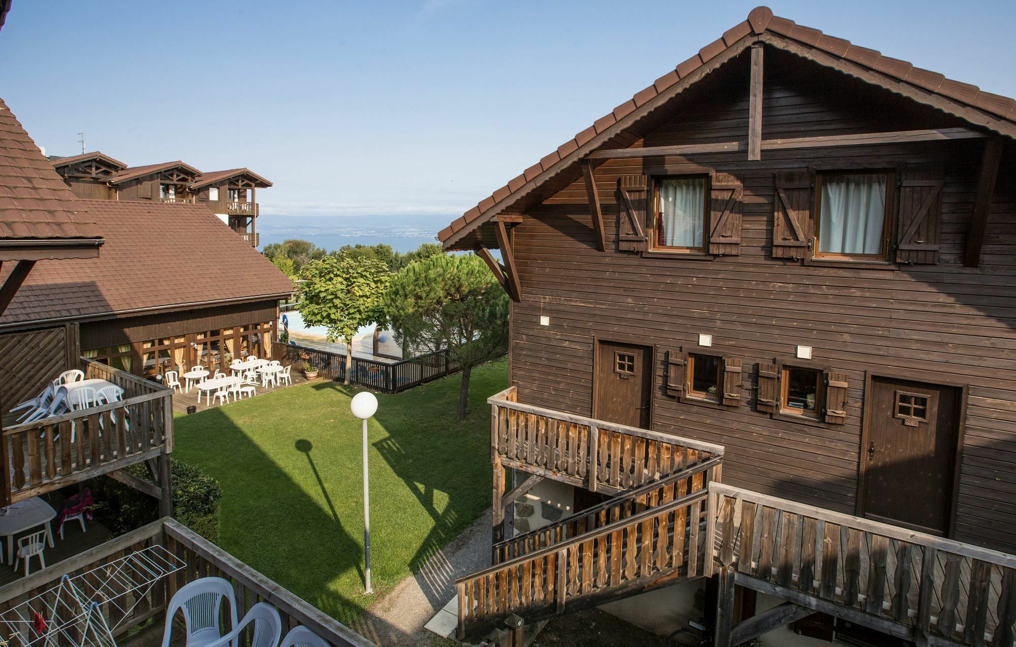 Résidence Odalys Les Chalets d'Evian Exterior foto